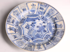 Chinese Kangxi Blue and White Export Ware Dish