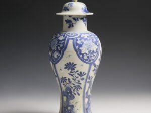 Kangxi Meiping Vase from the Blue-Chrysanthemum-Wreck
