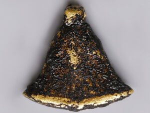 ancient egyptian gold lotus flower amulet 2