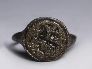 anicent roman signet ring with hunting scene