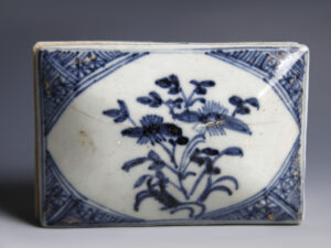blue and white ceramic box from the qing dynasty