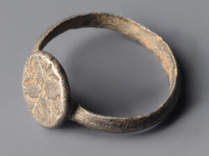 byzantine silver ring with cross 2