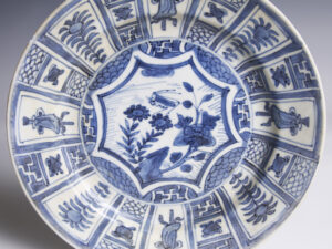 chinese kangxi blue and white export ware dish 1