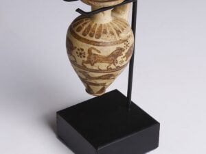 corinthian aryballos with hunting scenes 2