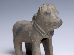 easten han dynasty dog statuette
