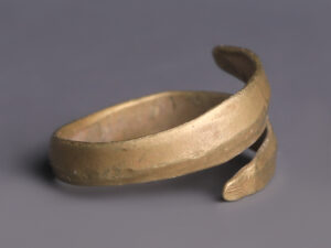 european bronze age electrum hair ring 2
