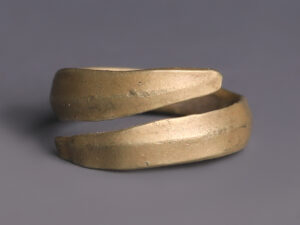 european bronze age electrum hair ring