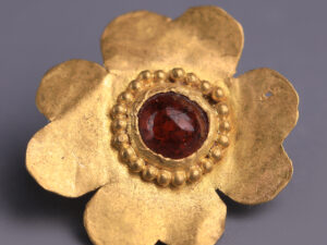 Ancient Bactrian Gold Flower-shaped Appliqué with Garnet