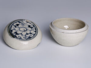 hoi an blue and white floral box 1