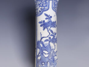 large chinese kangxi blue and white vase