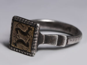 late mediaeval silver gilt seal ring