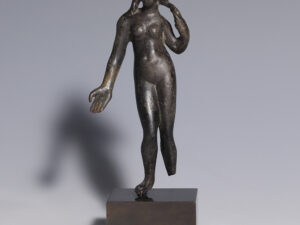roman bronze venus satuette