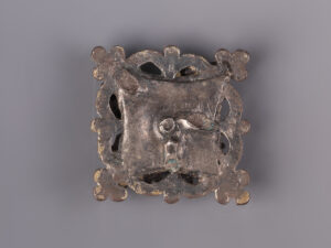 tudor period rosette clothes fastener