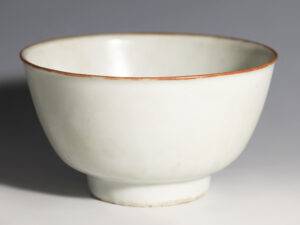vung tau large white glazed bowl