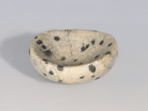 egyptian serpentine vessel 
