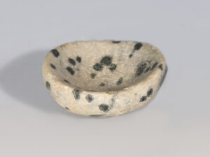 egyptian serpentine vessel 