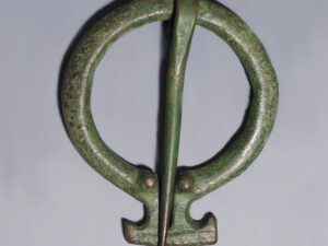 late roman bronze sub-penannular brooch