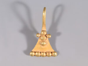 western asiatic gold earring with granules